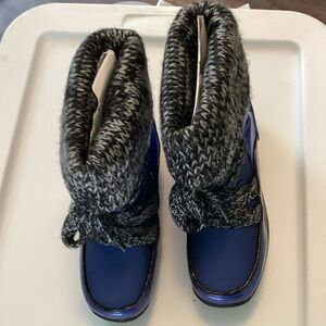 Sporto Blue Winter Boots with Gray Knit Cuff
